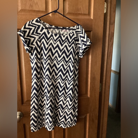 Lilly Pulitzer dress - Picture 1 of 3